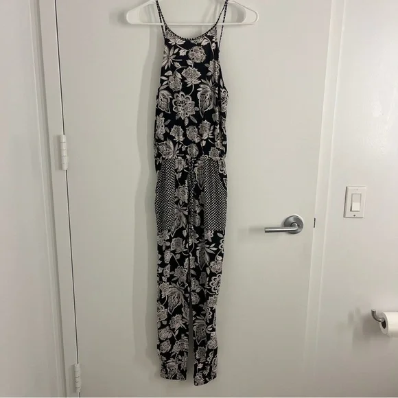 AE Black & White Jumpsuit - Picture 7 of 7